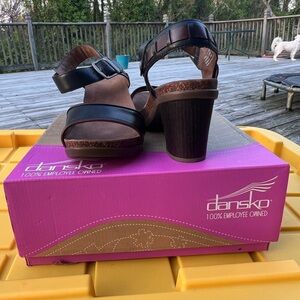 NIB DANSKO Debby Heeled Sandals in Black